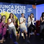 Virginia Torrecilla y Silvia Lloris, en el centro, en el evento de Lidl