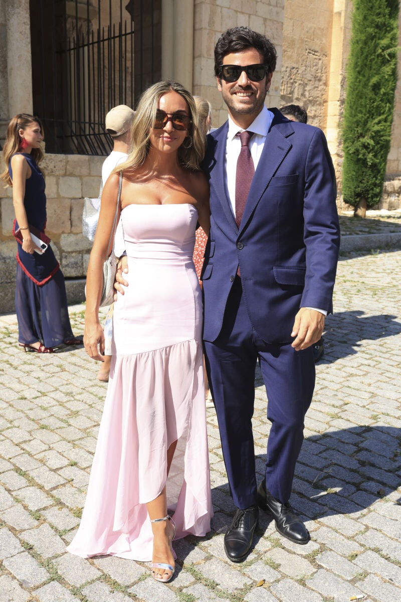 Willy Bárcenas y Loreto Sesma en la boda de Ana de Miguel y Álvaro Aguiar