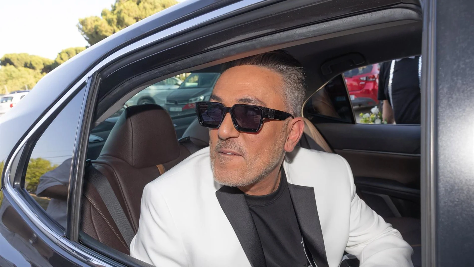 Kiko Hernández, en son de paz con Makoke en la boda de Marta López