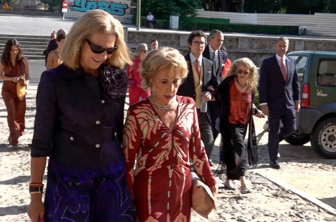 La Infanta Elena en la boda de Casilda de Nicolás y Miguel Matossian.
