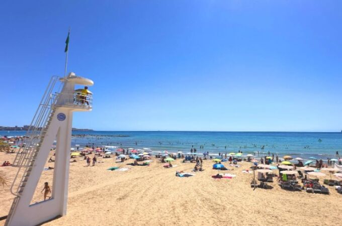 Imagen de la playa urbana del Postiguet de Alicante