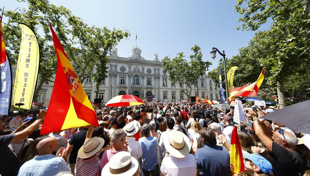 Protesta de la carrera judicial a las puertas del Tribunal Supremo