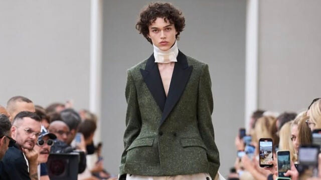 Jonathan Anderson: del niño que soñaba con el teatro al nuevo director global que reinterpreta Dior