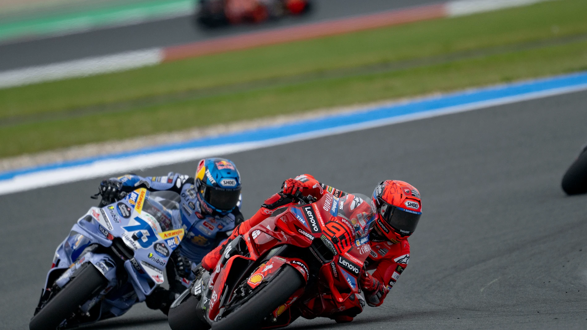 93 MARQUEZ Marc (spa), Ducati Lenovo Team, Ducati Desmosedici GP25, action 73 MARQUEZ Alex (spa), Gresini Racing MotoGP, Ducati Desmosedici GP24, action during the 2025 MotoGP Motul Grand Prix of the Netherlands, Netherlands GP, on the TT Circuit Assen, from June 27 to 29, in Netherlands - Photo Studio Milagro / DPPIAFP7 27/06/2025 ONLY FOR USE IN SPAIN