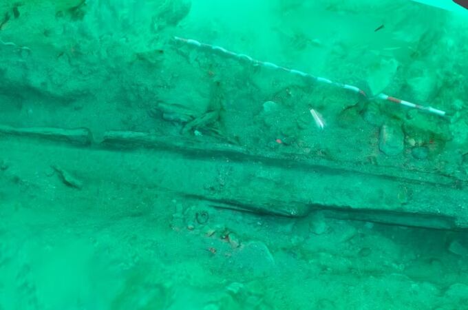Parte de la quilla encontrada en Pasaia