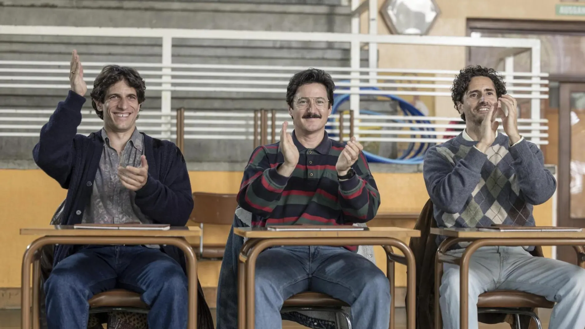 Fotograma de 'Los aitas', comedia de Borja Cobeaga que se estrenará en Movistar a finales de mes
