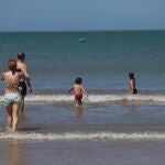 Sucesos.- Muere un bañista de 69 años en la playa de Valdelagrana, en El Puerto (Cádiz)
