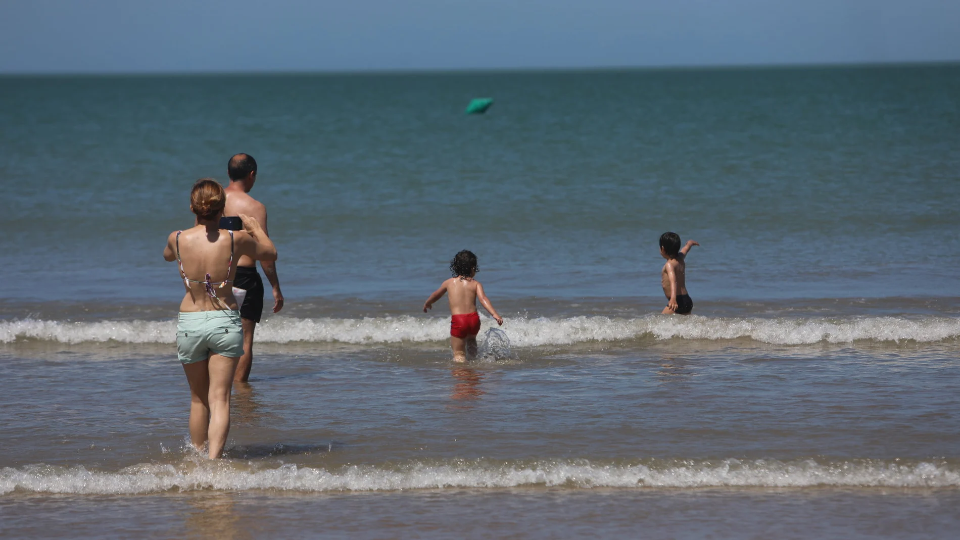 Sucesos.- Muere un bañista de 69 años en la playa de Valdelagrana, en El Puerto (Cádiz)