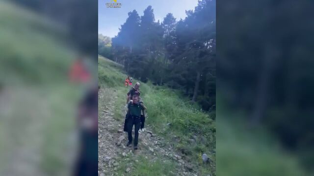 Así ha sido el rescate de cincuenta niños, y sus monitores, por parte de la Guardia Civil en Villoslada de Cameros, La Rioja 