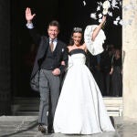 Lorenzo Moinet Ybarra y Gabriela Represa en su boda en Sevilla.