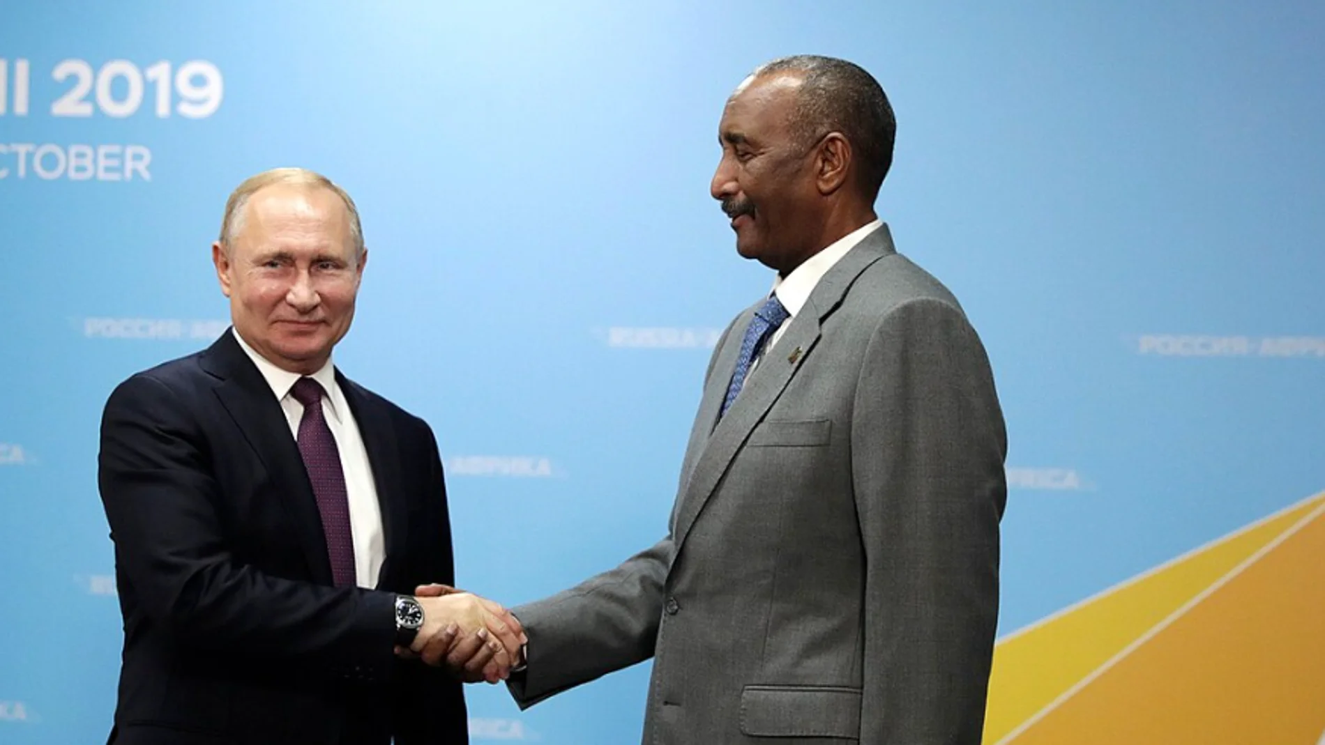 El general Al Burhan con Vladimir Putin en 2019
