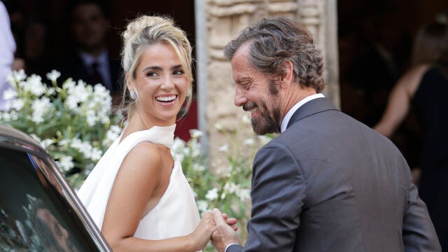 Paty Sánchez-Flores junto con su madre en su boda en Jávea.