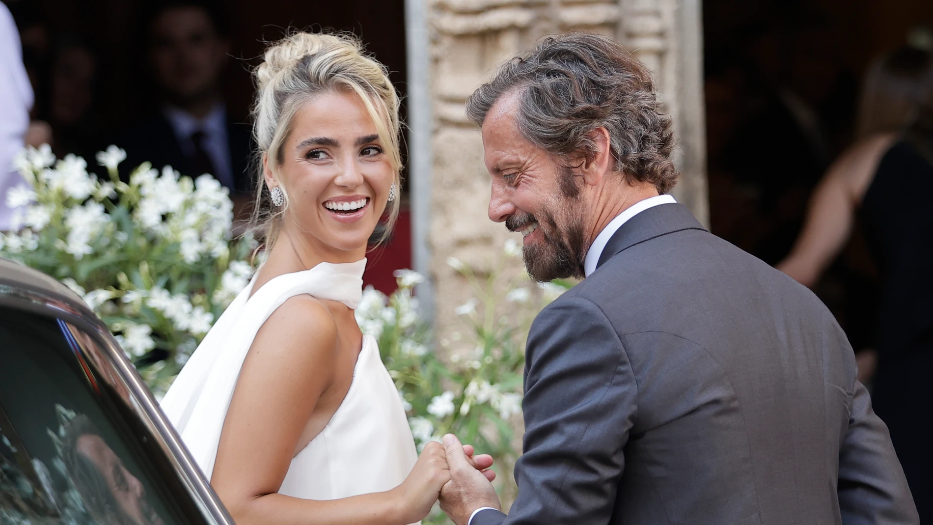 Paty Sánchez-Flores junto con su madre en su boda en Jávea.