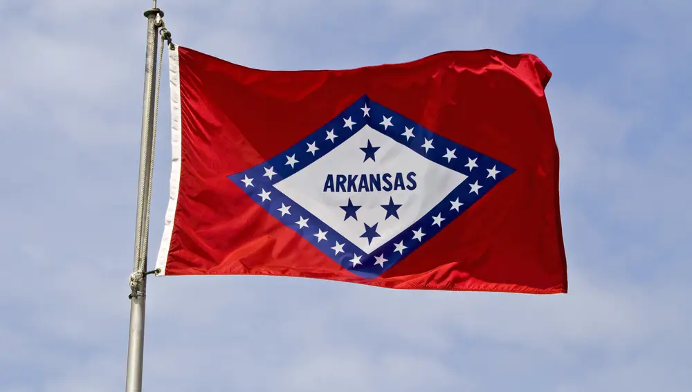 La bandera de Arkansas rinde homenaje a la presencia española en este territorio de Estados Unidos antes de su adhesión