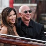 Lauren Sánchez y Jeff Bezos en la recta final de su boda.
