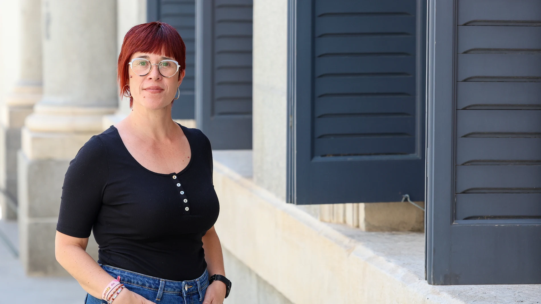 La diputada en el Congreso y dirigente de Més Compromís, Àgueda Micó, en las inmediaciones de la Cámara Baja durante una entrevista con Europa Press. MARTA FERNÁNDEZ JARA/EUROPA PRESS 27/06/2025