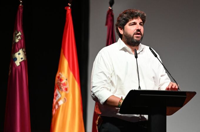 López Miras anuncia que la Comunidad mejorará la iluminación de la carretera entre Lorca y La Hoya