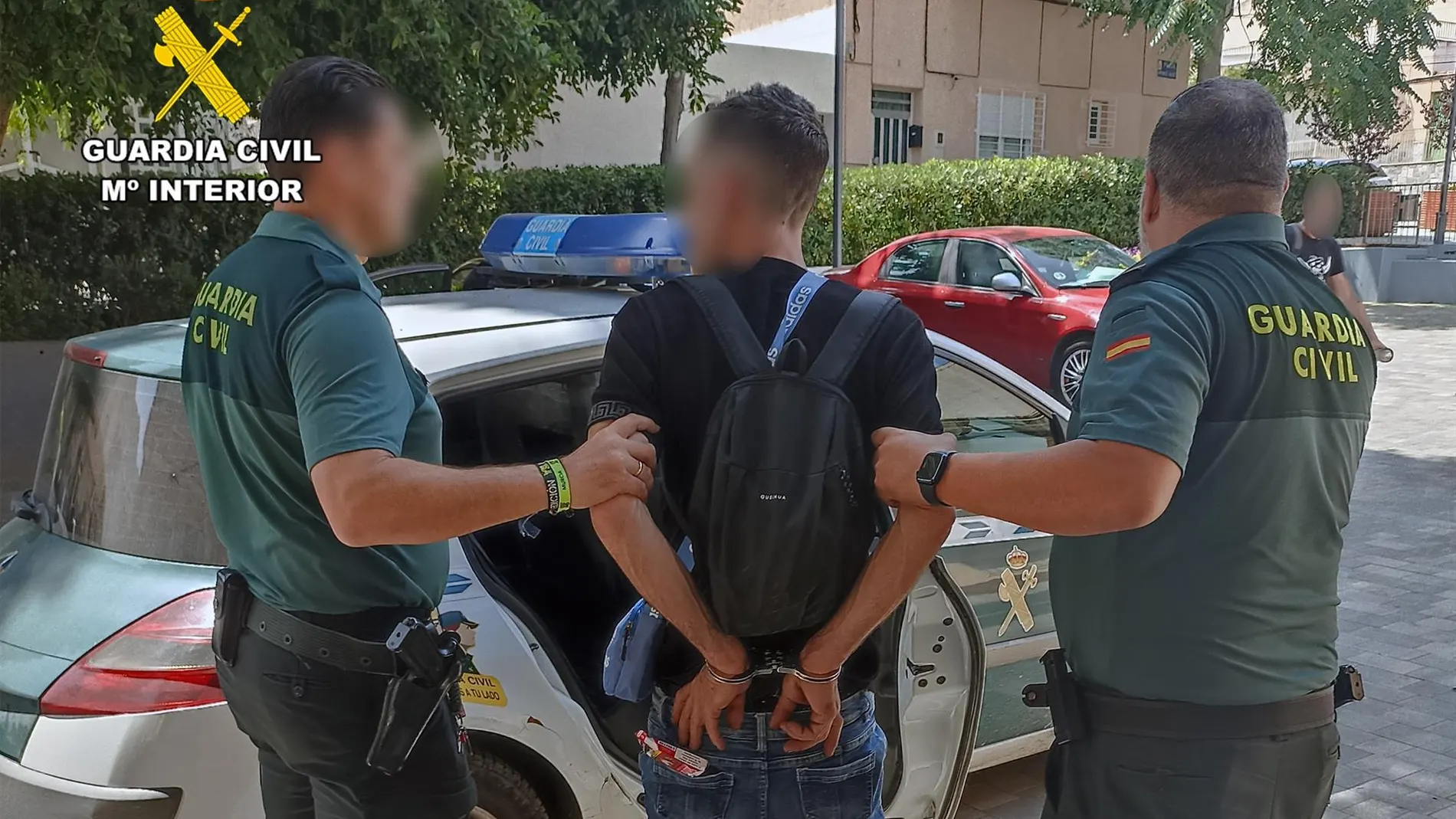 MURCIA.-Un guardia civil fuera de servicio localiza y detiene a un delincuente dedicado a cometer hurtos en comercios