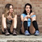 Margaret Qualley ('La sustancia'), como protagonista, junto a Emily Meade