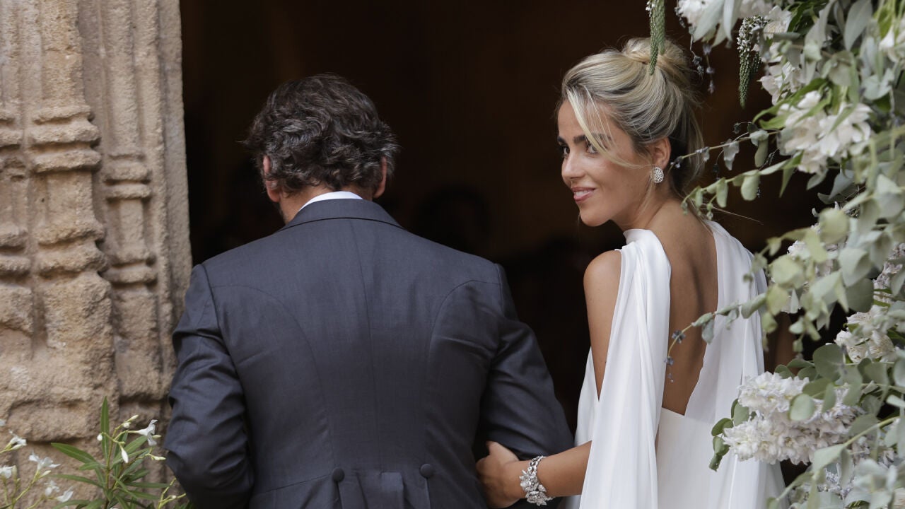 De Alejandra Rubio y Carlo Costanzia a Lolita Flores: todas las fotos de la  boda flamenca de Paty Sánchez-Flores