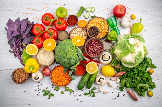 Estos son los alimentos que debes comer para reducir el riesgo de hipertensión, según los cardiólogos