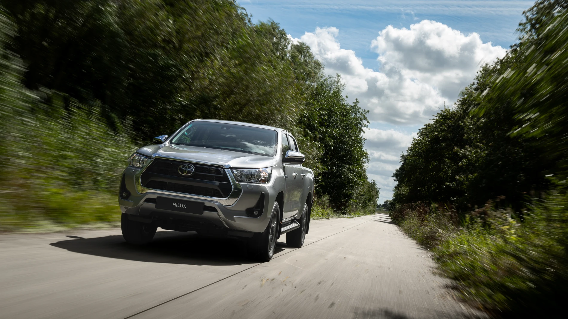 Toyota Hilux: potente, impresionante y con mecánica híbrida