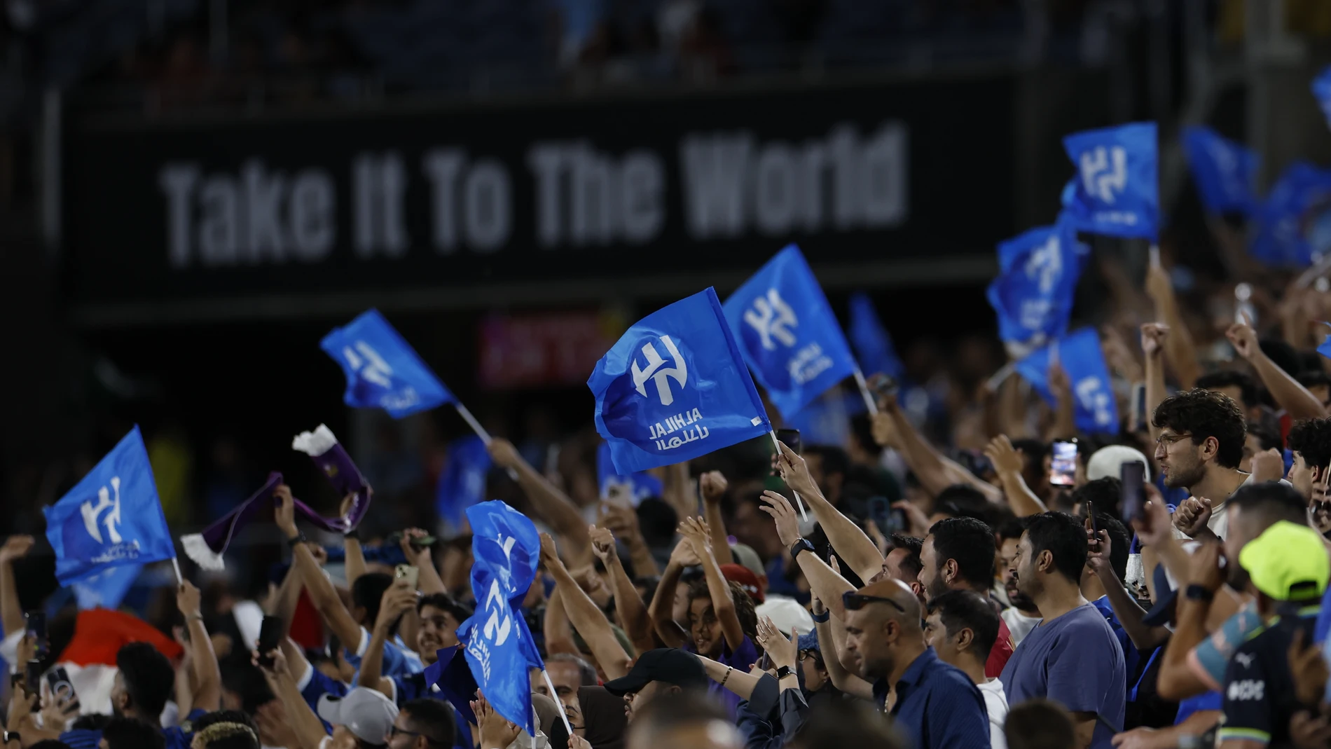 ORLANDO (United States), 01/07/2025.- Al Hilal fans celebrate a goal during the second half of the FIFA Club World Cup 2025 match between Manchester City and Al Hilal in Orlando, Florida, USA, 30 June 2025. (Mundial de Fútbol) EFE/EPA/MIGUEL RODRIGUEZ