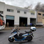 Un incendio en una nave industrial de Las Palmas de Gran Canaria deja cuatro heridos