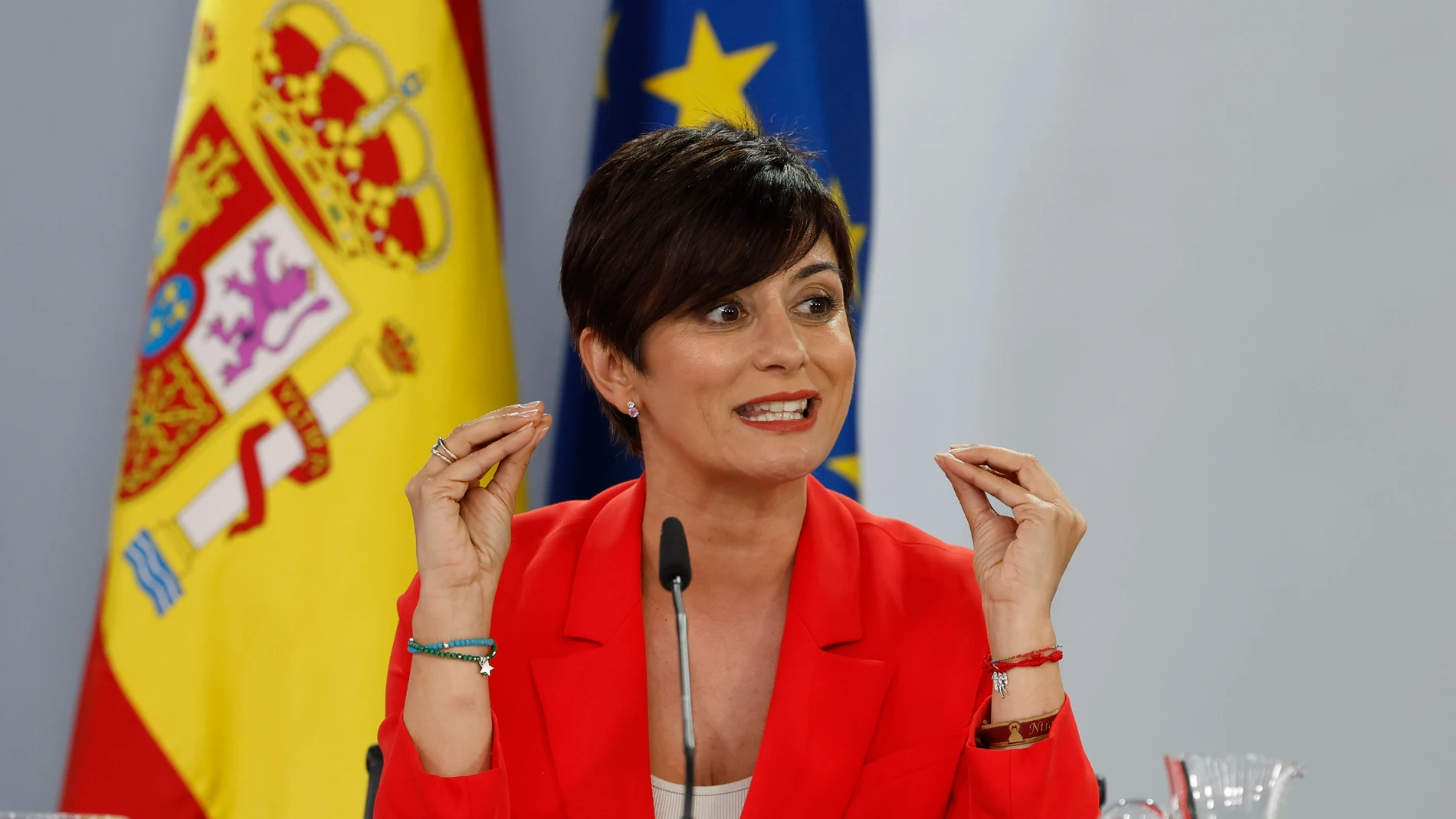 MADRID (ESPAÑA), 01/07/2025.- La ministra de Vivienda, Isabel Rodríguez durante la rueda de prensa tras el Consejo de Gobierno celebrado este martes en Moncloa, Madrid. EFE/ Javier Lizón