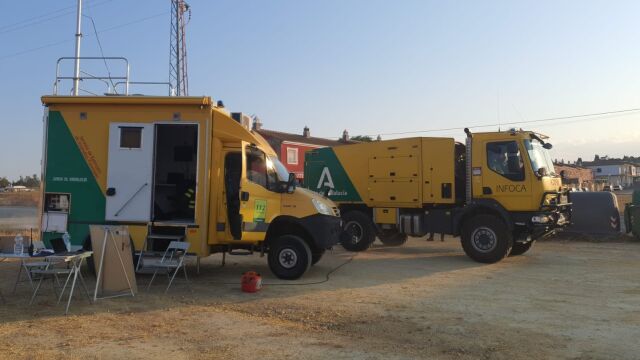 Un incendio en El Garrobo (Sevilla) obliga a activar la fase de emergencia