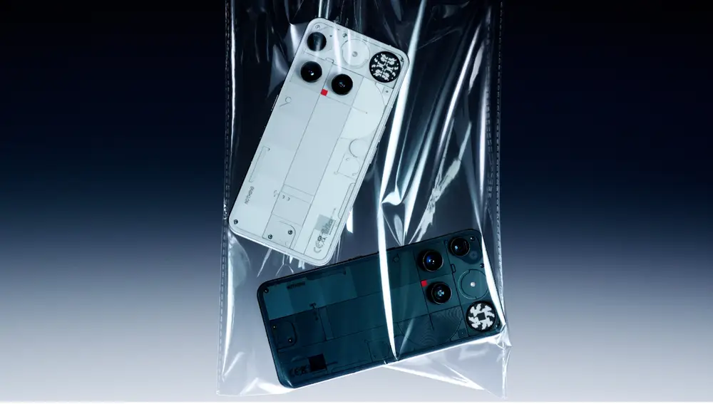 El Nothing Phone (3) llega en dos acabados: uno blanco y otro negro