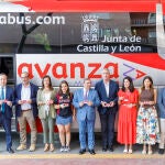 José Luis Sanz Merino y José Mazarías en la estación de autobuses de Segovia