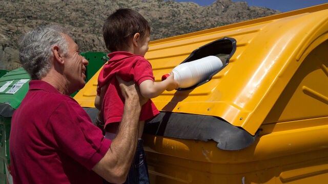 «Niños y adultos tenemos mucho que hacer en la protección de nuestro entorno en verano»