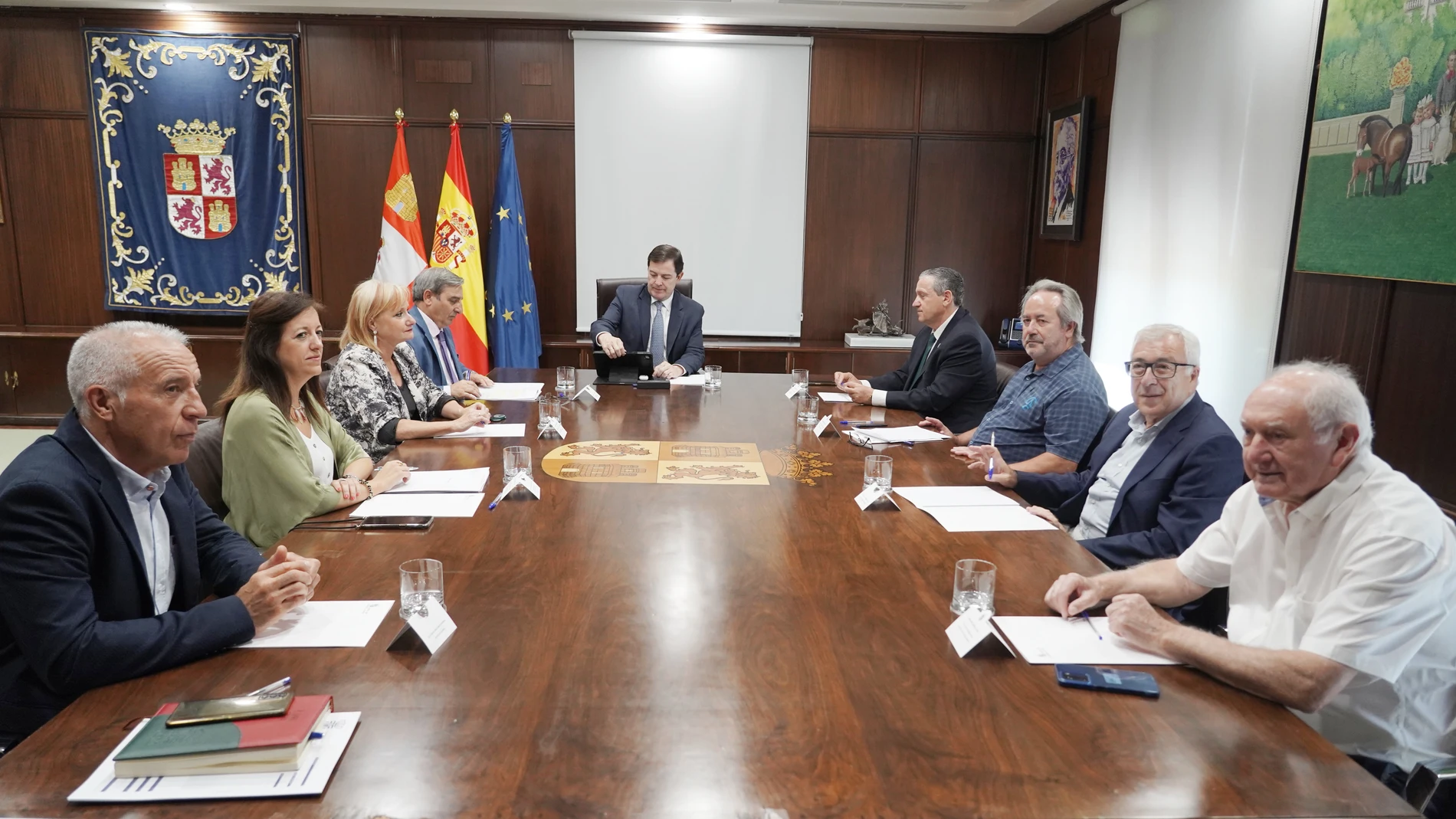 Fernández Mañueco se reúne con responsables de la provincia de Zamora