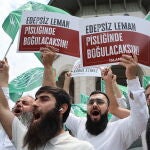 Protests in Istanbul after LeMan magazine's drawing allegedly depicting the Prophet Muhammad