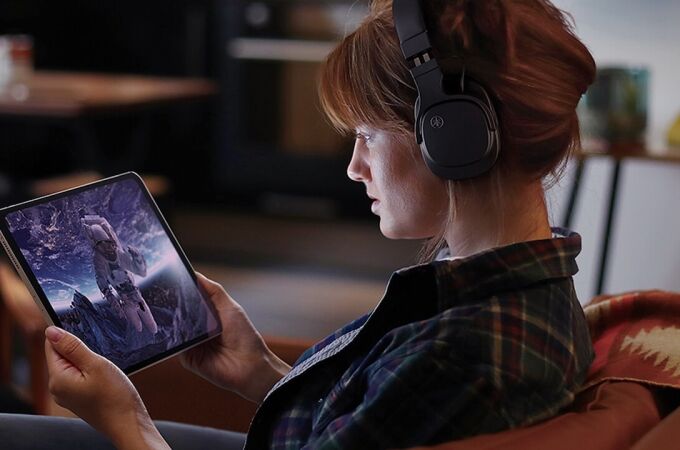  Los auriculares Yamaha YH-L500A pesan 263 gramos y ofrecen 20 horas de autonomía con conectividad Bluetooth multipunto