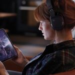  Los auriculares Yamaha YH-L500A pesan 263 gramos y ofrecen 20 horas de autonomía con conectividad Bluetooth multipunto