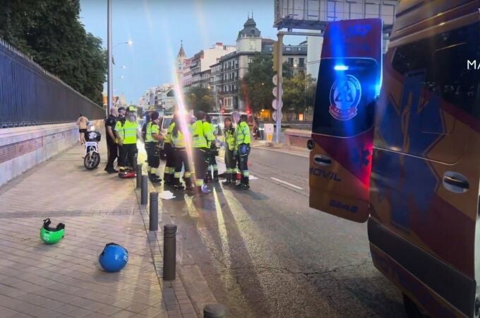 VÍDEO: Sucesos.- Un motorista se da a la fuga tras atropellar a un hombre en el centro de Madrid