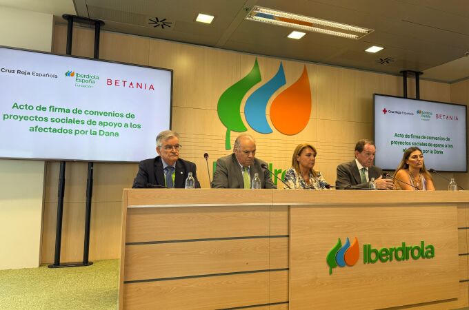 Iberdrola firma dos convenios para trabajar la salud mental de los afectados de la dana: "Las casas se pintan, las cabezas no 