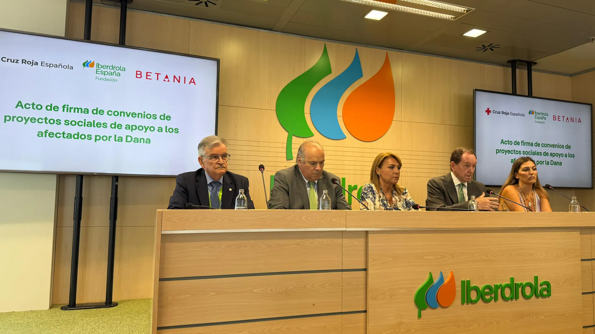Iberdrola firma dos convenios para trabajar la salud mental de los afectados de la dana: "Las casas se pintan, las cabezas no