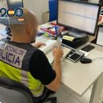 Sucesos.- Detenido un hombre acusado de apuñalar mortalmente a otro en el jardín Primero de Mayo de Elche