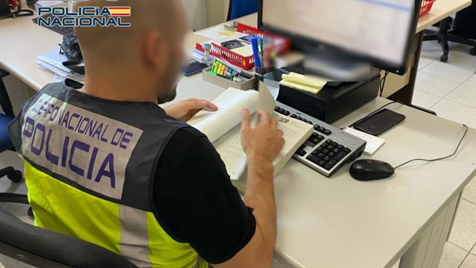 Sucesos.- Detenido un hombre acusado de apuñalar mortalmente a otro en el jardín Primero de Mayo de Elche