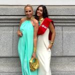 Marta Sánchez junto a su hija Paula.