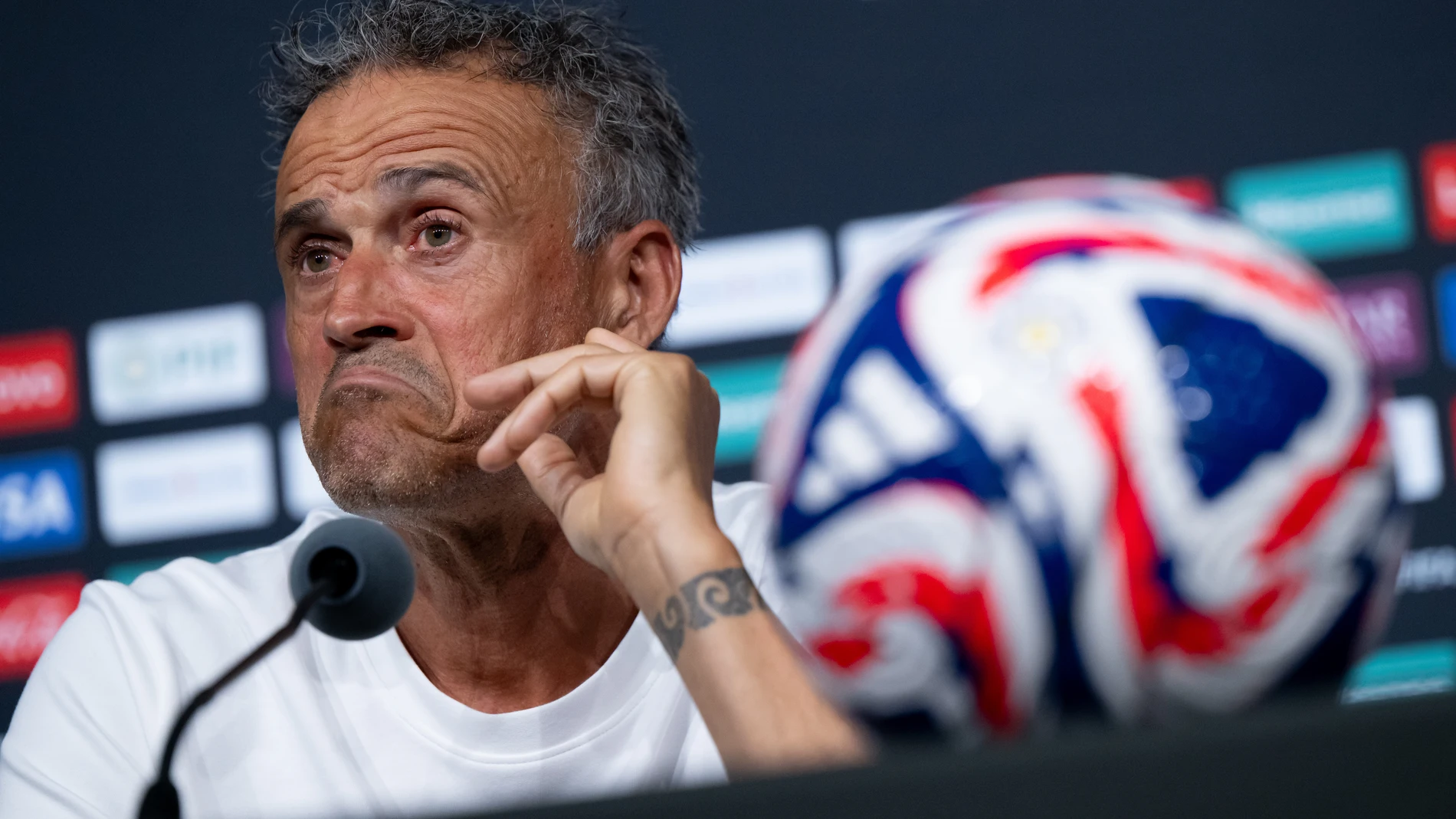 04 July 2025, US, Atlanta: Paris Saint-Germain coach Luis Enrique speaks during a press conference at the Mercedes-Benz Stadium ahead of the FIFA Club World Cup quarter-final soccer match against Bayern Munich. Photo: Sven Hoppe/dpa 04/07/2025 ONLY FOR USE IN SPAIN
