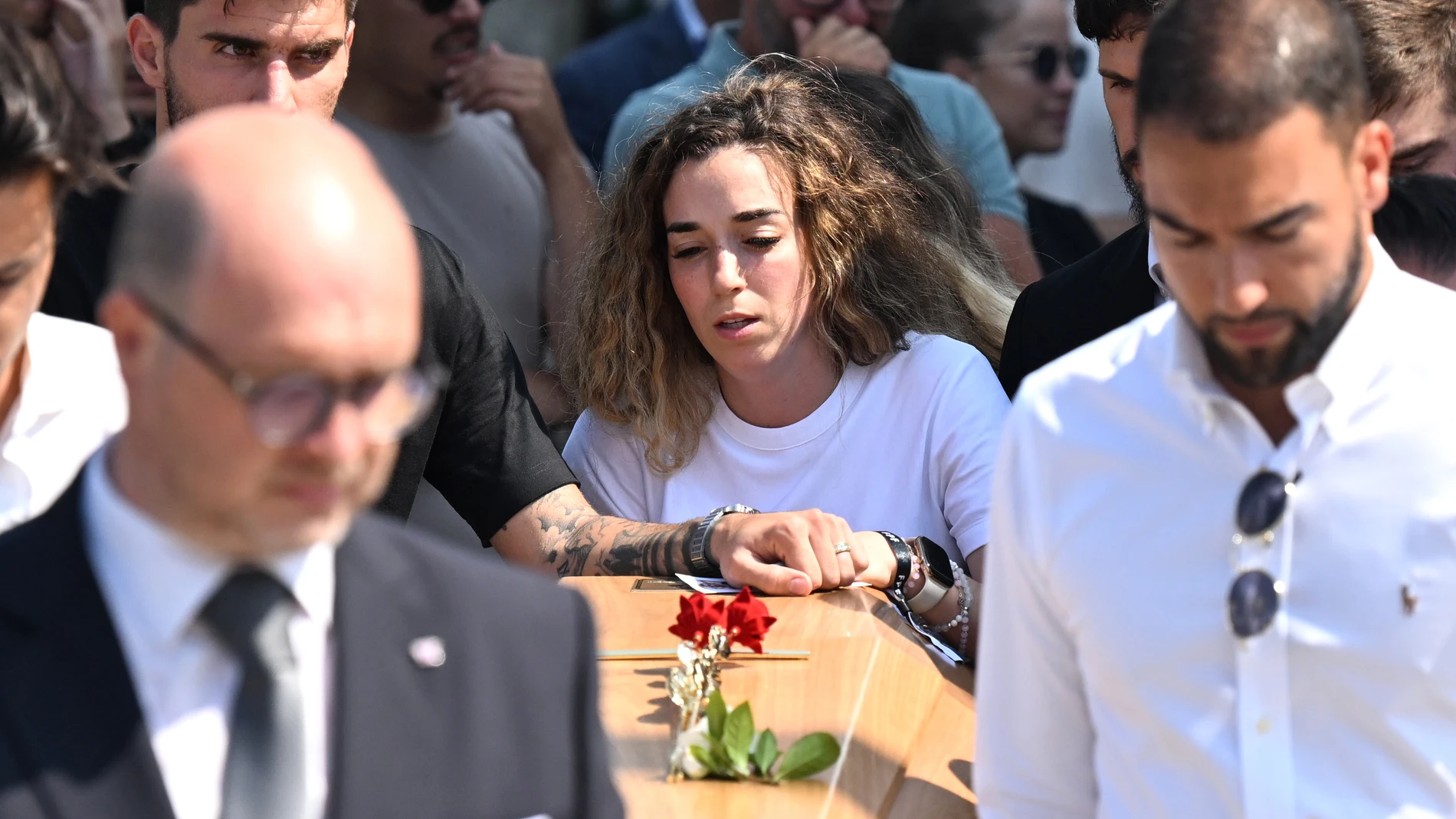 05 July 2025, Portugal, Gondomar: Diogo Jota's wife Rute Cardoso mourns during his funeral the Igreja Matriz de Gondomar church in the town of Gondomar. The Liverpool and Portugal forward died along with his younger brother Andre Silva in an accident in Zamora on Thursday morning. Photo: Pa/PA Wire/dpa05/07/2025 ONLY FOR USE IN SPAIN
