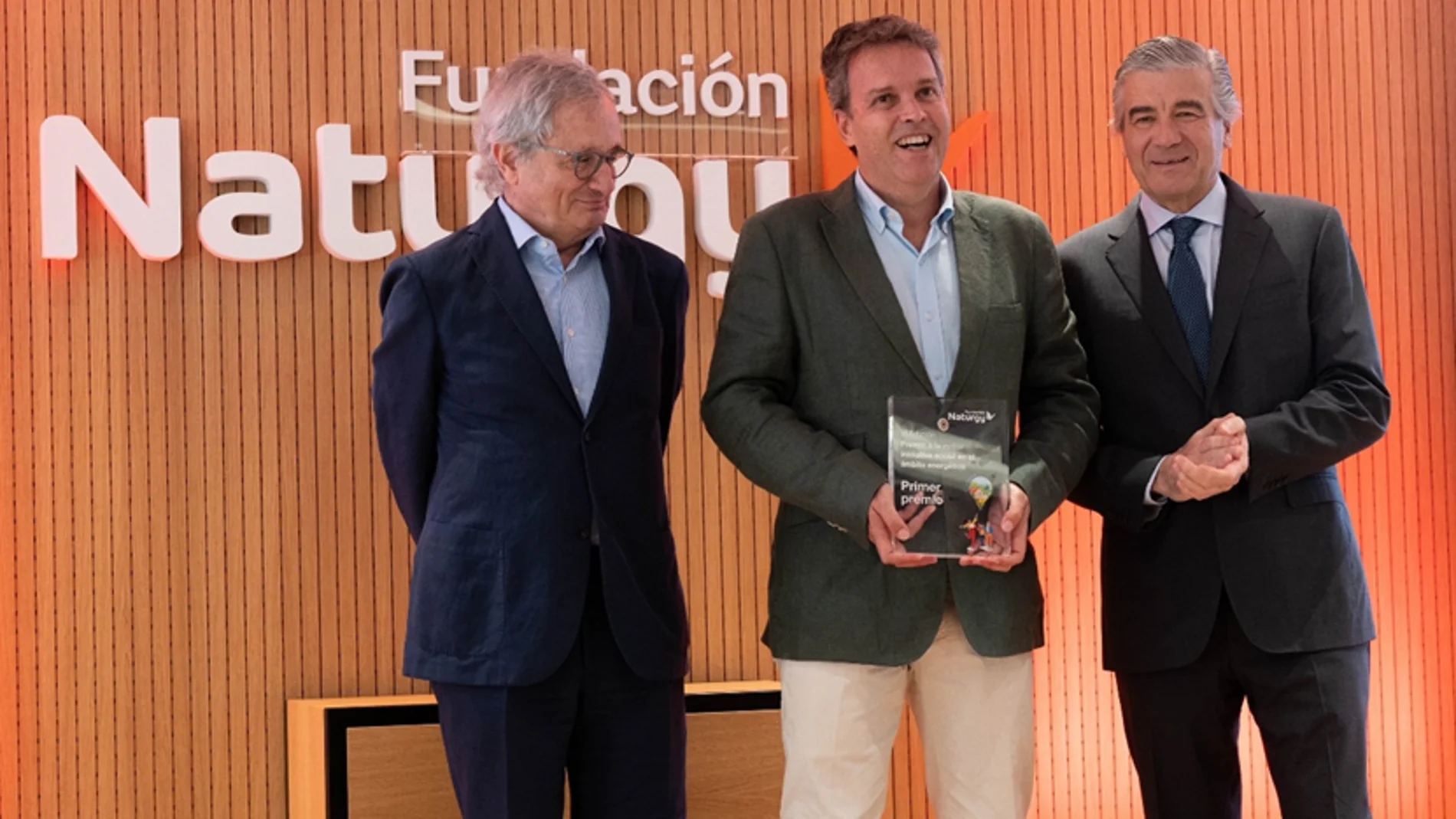 Momento de la entrega del premio
