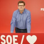 AMP3.- Salazar renuncia a la Ejecutiva del PSOE y a su cargo en Moncloa tras ser acusado de acosar a mujeres
