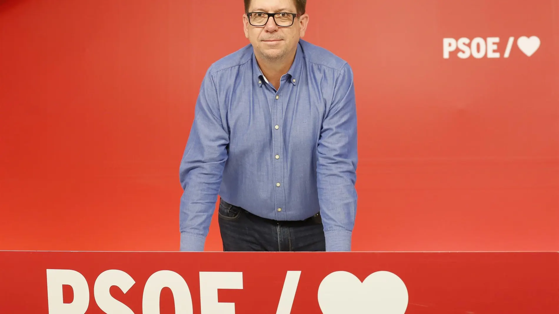 AMP3.- Salazar renuncia a la Ejecutiva del PSOE y a su cargo en Moncloa tras ser acusado de acosar a mujeres