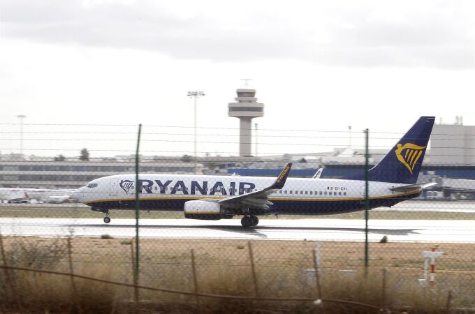 Sucesos.- AMP.- Una alerta de incendio en un avión en el aeropuerto de Palma deja 18 heridos leves