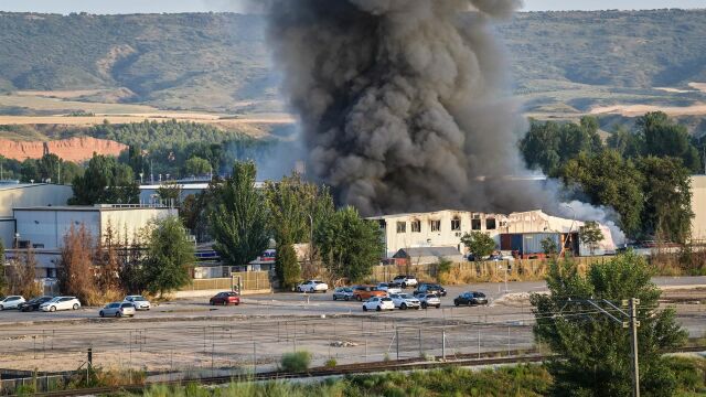 Sucesos.- ACT2.- El 112 desactiva las recomendaciones para Alcalá y Meco por el incendio de Azuqueca (Guadalajara)